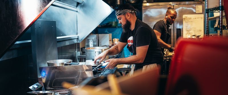Open kitchen concept at Mod Pizza